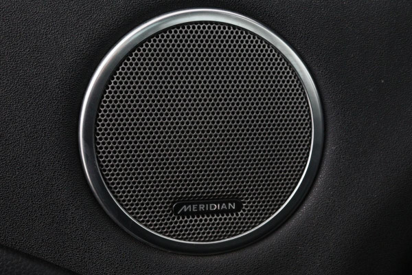 Land Rover Range Rover Evoque 2.0 TD4 SE | 2e eigenaar | Panoramadak | Leder | Stoelverwarming | 360 camera | Full LED | Carplay | Meridian Sound | Memory | Stuurverwarming | Keyless