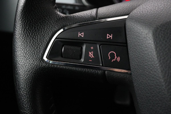 Seat Arona 1.0 TSI Style | Carplay | Climate control | Navigatie | Parkeerhulp | Cruise control | Bluetooth | Getint glas