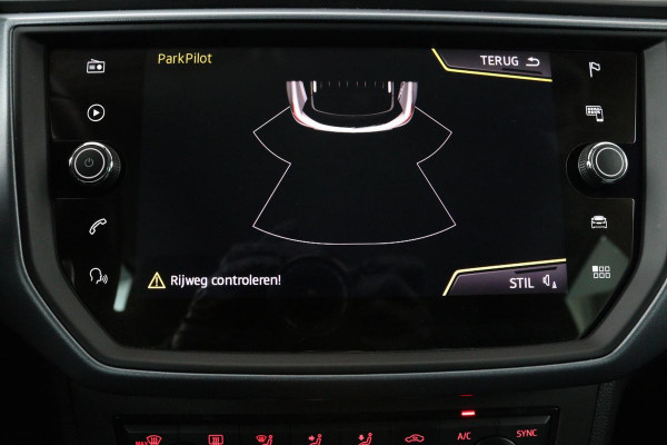Seat Arona 1.0 TSI Style | Carplay | Climate control | Navigatie | Parkeerhulp | Cruise control | Bluetooth | Getint glas
