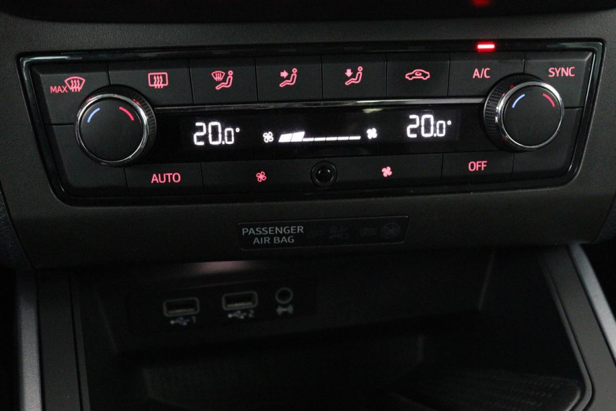 Seat Arona 1.0 TSI Style | Carplay | Climate control | Navigatie | Parkeerhulp | Cruise control | Bluetooth | Getint glas