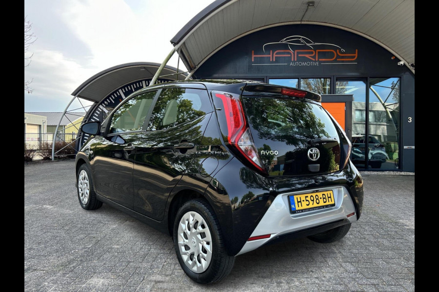 Toyota Aygo 1.0 VVT-i x-play Apple Carplay Camera NW Model