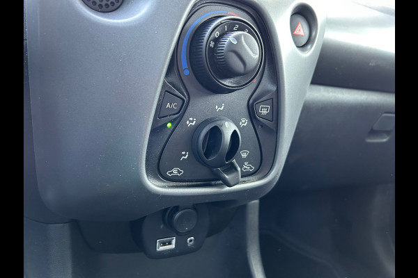 Toyota Aygo 1.0 VVT-i x-play Apple Carplay Camera NW Model