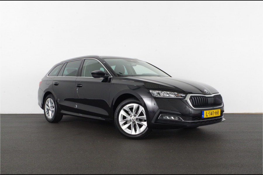 Škoda Octavia Combi 1.0 e-TSI Ambition > Camera/Trekhaak/Black Magic/sfeerverlichting/All season banden...
