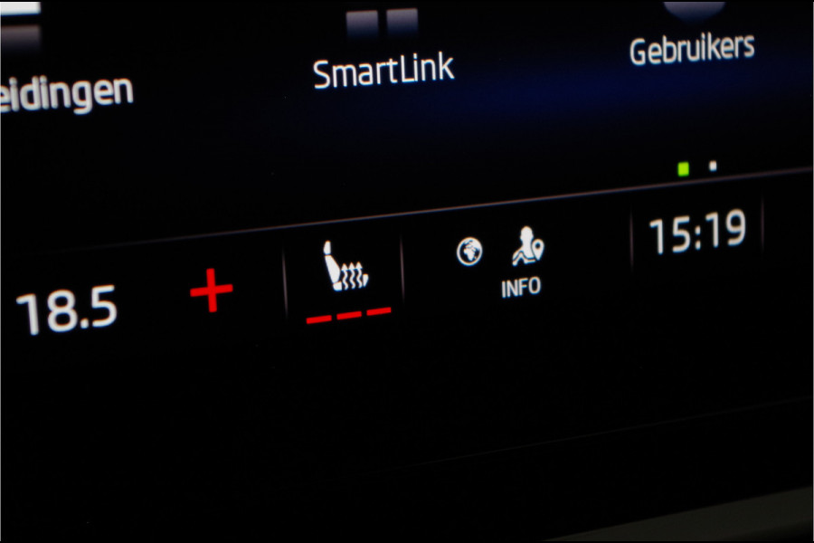Škoda Octavia Combi 1.0 e-TSI Ambition > Camera/Trekhaak/Black Magic/sfeerverlichting/All season banden...