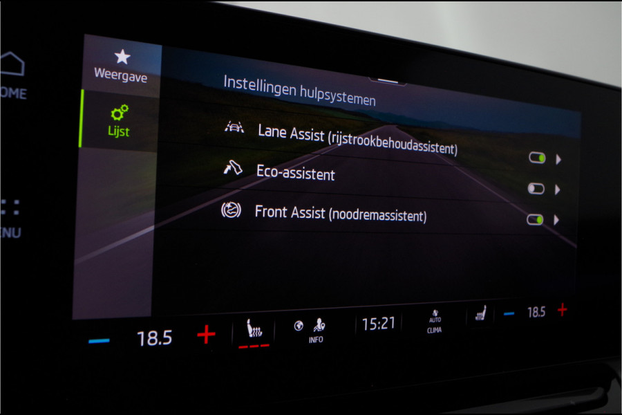 Škoda Octavia Combi 1.0 e-TSI Ambition > Camera/Trekhaak/Black Magic/sfeerverlichting/All season banden...