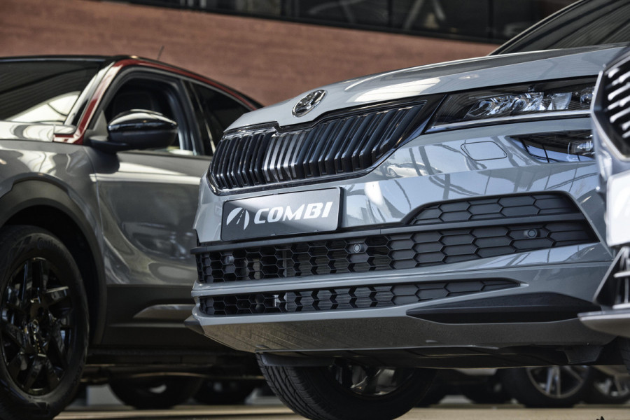 Škoda Octavia Combi 1.0 e-TSI Ambition > Camera/Trekhaak/Black Magic/sfeerverlichting/All season banden...