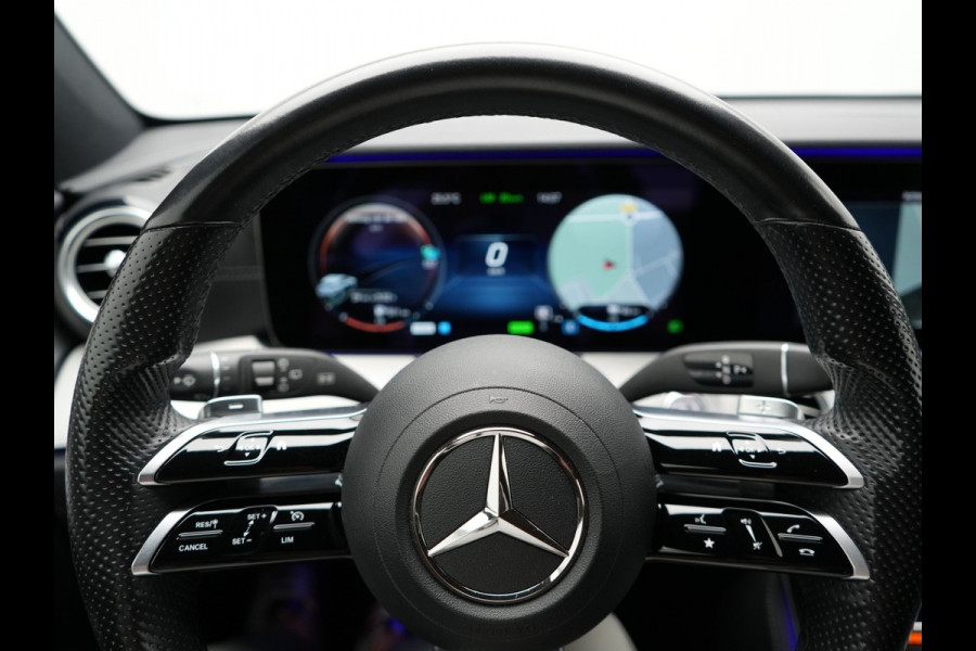 Mercedes-Benz E-Klasse Estate 300e AMG Plug In Hybrid 320pk Dealer O.H PHEV | Widescreen Navi | Sfeerverlichting | Night Pakket | Camera | Apple Carplay | Alcantara Sportstoelen Verwarmd | LED |