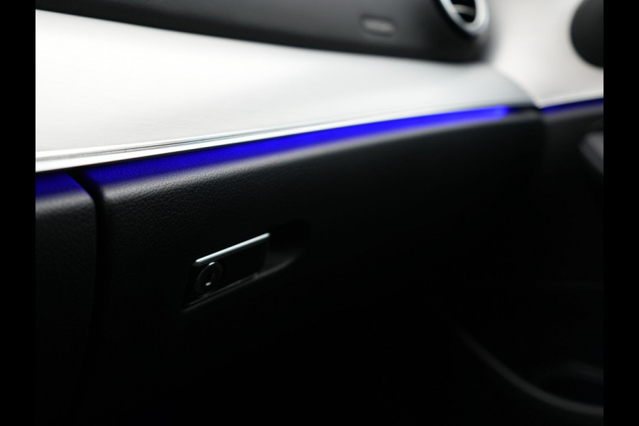 Mercedes-Benz E-Klasse Estate 300e AMG Plug In Hybrid 320pk Dealer O.H PHEV | Widescreen Navi | Sfeerverlichting | Night Pakket | Camera | Apple Carplay | Alcantara Sportstoelen Verwarmd | LED |