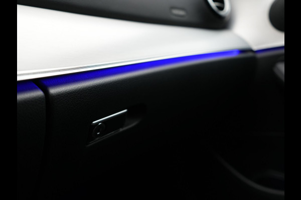 Mercedes-Benz E-Klasse Estate 300e AMG Plug In Hybrid 320pk Dealer O.H PHEV | Widescreen Navi | Sfeerverlichting | Night Pakket | Camera | Apple Carplay | Alcantara Sportstoelen Verwarmd | LED |