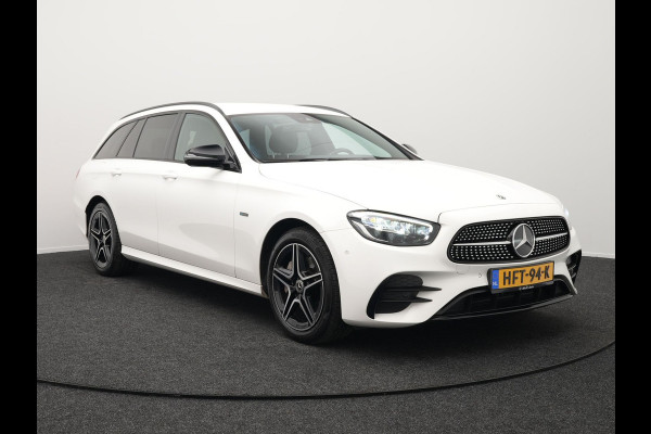 Mercedes-Benz E-Klasse Estate 300e AMG Plug In Hybrid 320pk Dealer O.H PHEV | Widescreen Navi | Sfeerverlichting | Night Pakket | Camera | Apple Carplay | Alcantara Sportstoelen Verwarmd | LED |