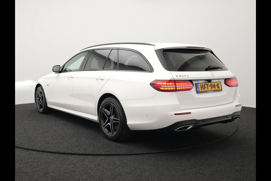 Mercedes-Benz E-Klasse Estate 300e AMG Plug In Hybrid 320pk Dealer O.H PHEV | Widescreen Navi | Sfeerverlichting | Night Pakket | Camera | Apple Carplay | Alcantara Sportstoelen Verwarmd | LED |