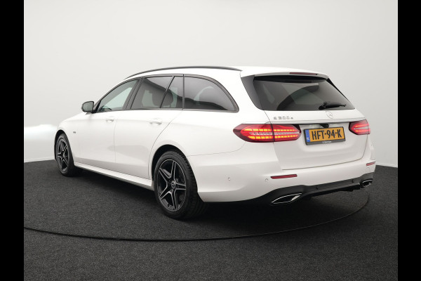 Mercedes-Benz E-Klasse Estate 300e AMG Plug In Hybrid 320pk Dealer O.H PHEV | Widescreen Navi | Sfeerverlichting | Night Pakket | Camera | Apple Carplay | Alcantara Sportstoelen Verwarmd | LED |