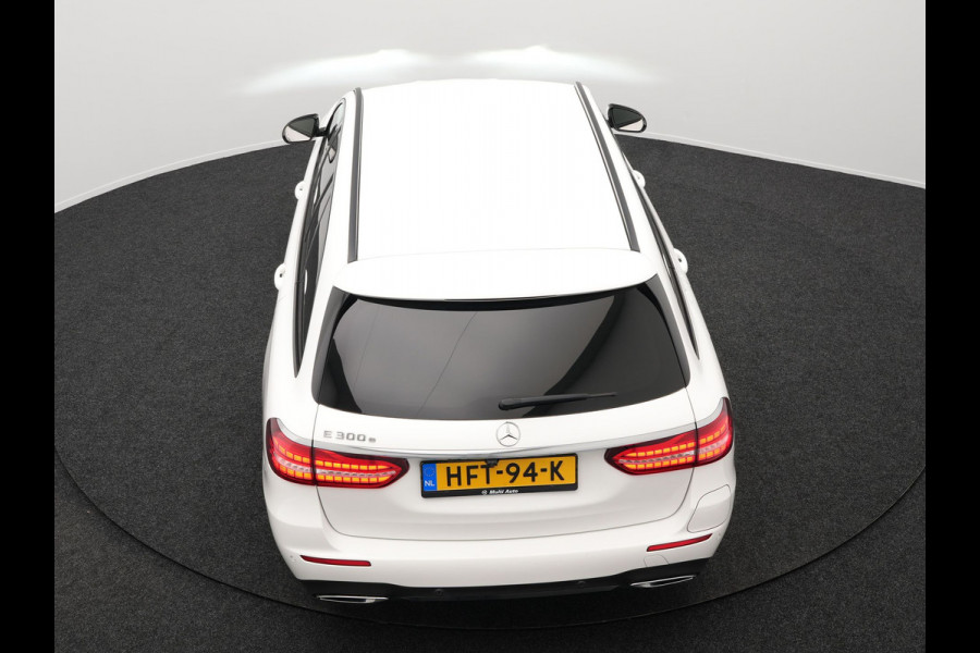 Mercedes-Benz E-Klasse Estate 300e AMG Plug In Hybrid 320pk Dealer O.H PHEV | Widescreen Navi | Sfeerverlichting | Night Pakket | Camera | Apple Carplay | Alcantara Sportstoelen Verwarmd | LED |
