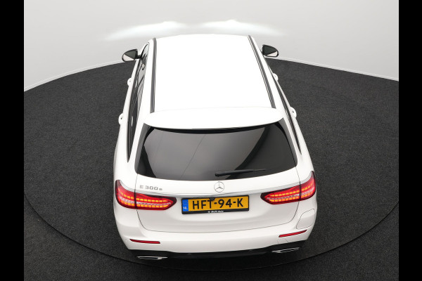 Mercedes-Benz E-Klasse Estate 300e AMG Plug In Hybrid 320pk Dealer O.H PHEV | Widescreen Navi | Sfeerverlichting | Night Pakket | Camera | Apple Carplay | Alcantara Sportstoelen Verwarmd | LED |