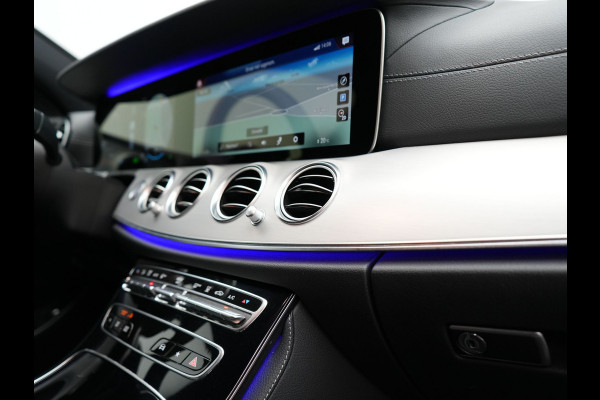 Mercedes-Benz E-Klasse Estate 300e AMG Plug In Hybrid 320pk Dealer O.H PHEV | Widescreen Navi | Sfeerverlichting | Night Pakket | Camera | Apple Carplay | Alcantara Sportstoelen Verwarmd | LED |