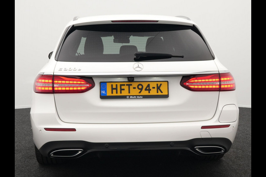 Mercedes-Benz E-Klasse Estate 300e AMG Plug In Hybrid 320pk Dealer O.H PHEV | Widescreen Navi | Sfeerverlichting | Night Pakket | Camera | Apple Carplay | Alcantara Sportstoelen Verwarmd | LED |