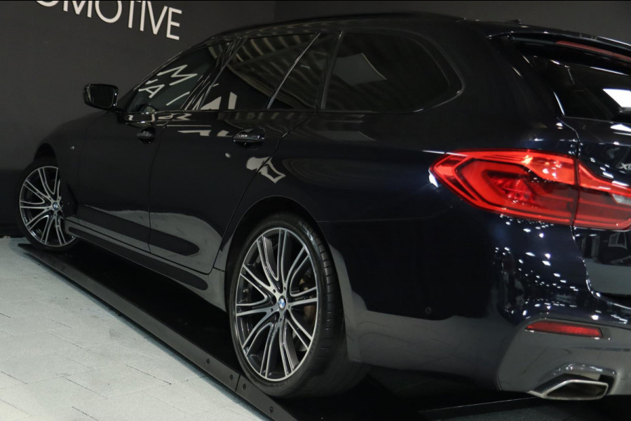 BMW 5 Serie Touring 540i xDrive M Sport / PANODAK / Soft Close / CAMERA / HUD / H&K / KEYLESS