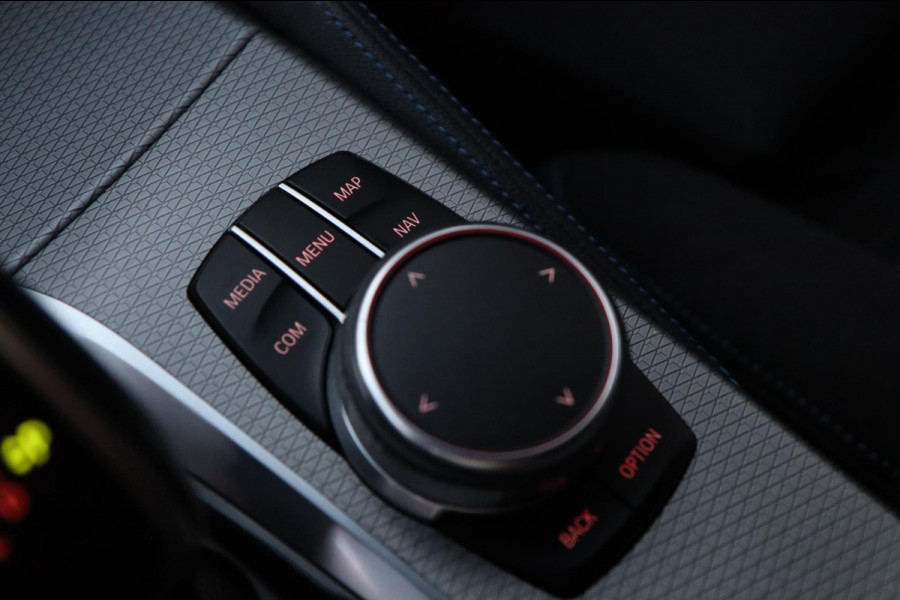 BMW 5 Serie Touring 540i xDrive M Sport / PANODAK / Soft Close / CAMERA / HUD / H&K / KEYLESS