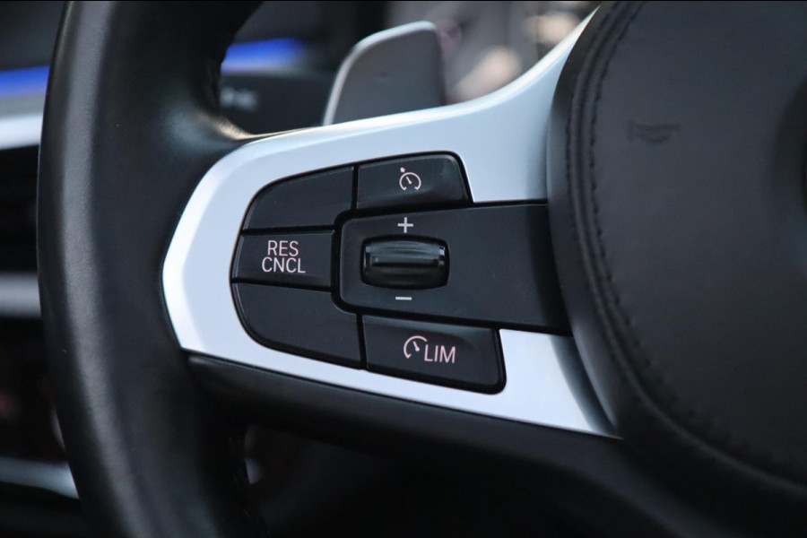 BMW 5 Serie Touring 540i xDrive M Sport / PANODAK / Soft Close / CAMERA / HUD / H&K / KEYLESS