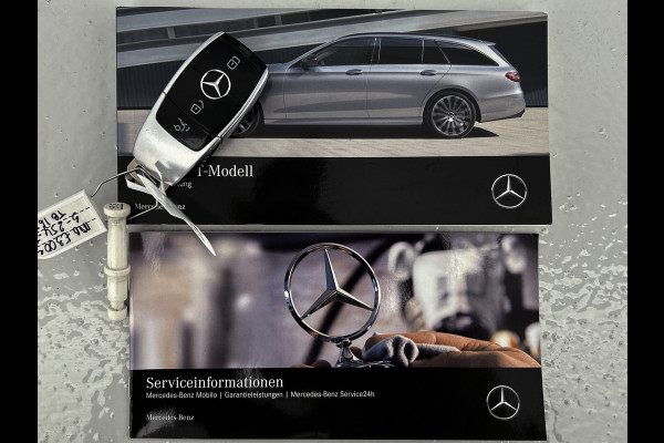Mercedes-Benz E-Klasse Estate 300 e AMG Line | Panoramadak | Multispaaks lichtmetalen velgen | MBUX wide screen | Navigatie | Parking support | Inclusief 24 maanden MB Certified garantie voor Europa.