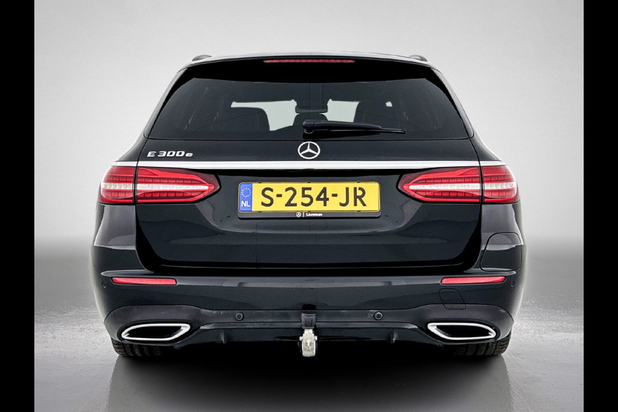 Mercedes-Benz E-Klasse Estate 300 e AMG Line | Panoramadak | Multispaaks lichtmetalen velgen | MBUX wide screen | Navigatie | Parking support | Inclusief 24 maanden MB Certified garantie voor Europa.