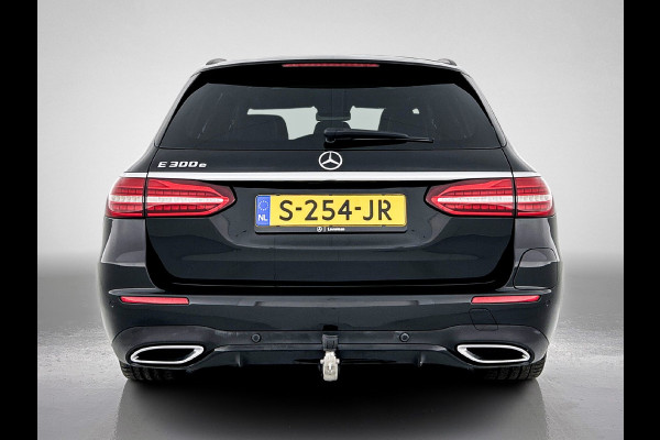 Mercedes-Benz E-Klasse Estate 300 e AMG Line | Panoramadak | Multispaaks lichtmetalen velgen | MBUX wide screen | Navigatie | Parking support | Inclusief 24 maanden MB Certified garantie voor Europa.