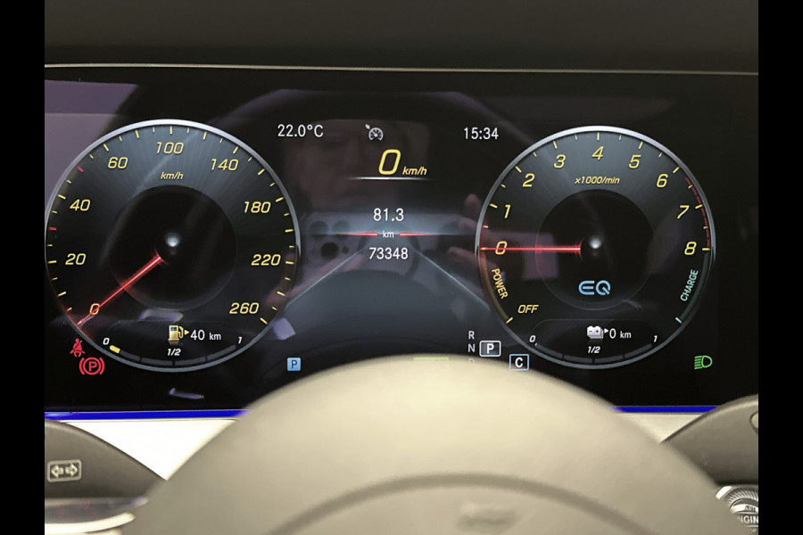 Mercedes-Benz E-Klasse Estate 300 e AMG Line | Panoramadak | Multispaaks lichtmetalen velgen | MBUX wide screen | Navigatie | Parking support | Inclusief 24 maanden MB Certified garantie voor Europa.