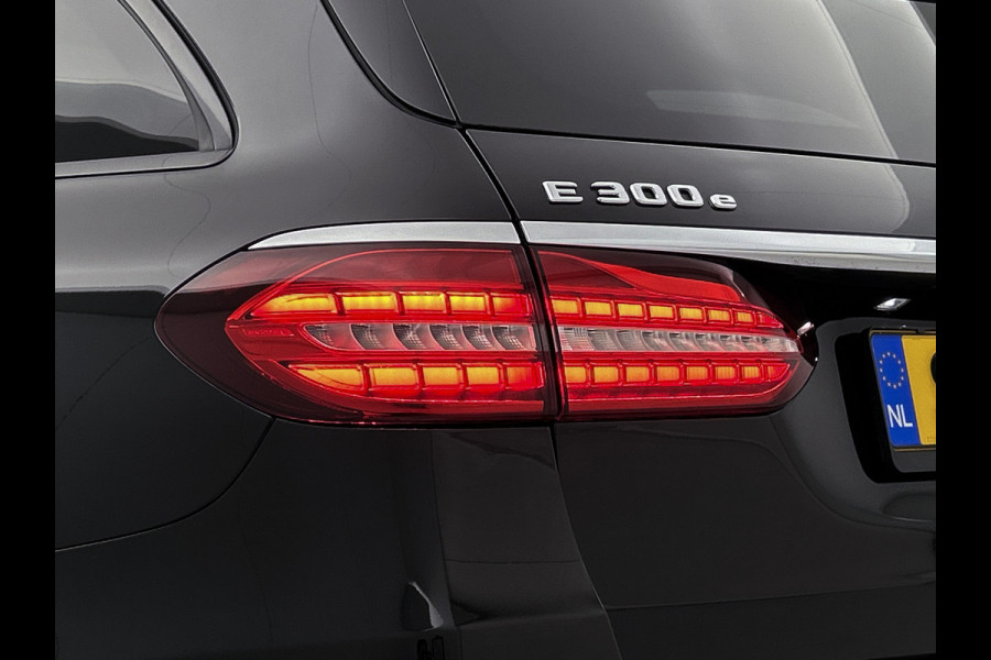 Mercedes-Benz E-Klasse Estate 300 e AMG Line | Panoramadak | Multispaaks lichtmetalen velgen | MBUX wide screen | Navigatie | Parking support | Inclusief 24 maanden MB Certified garantie voor Europa.