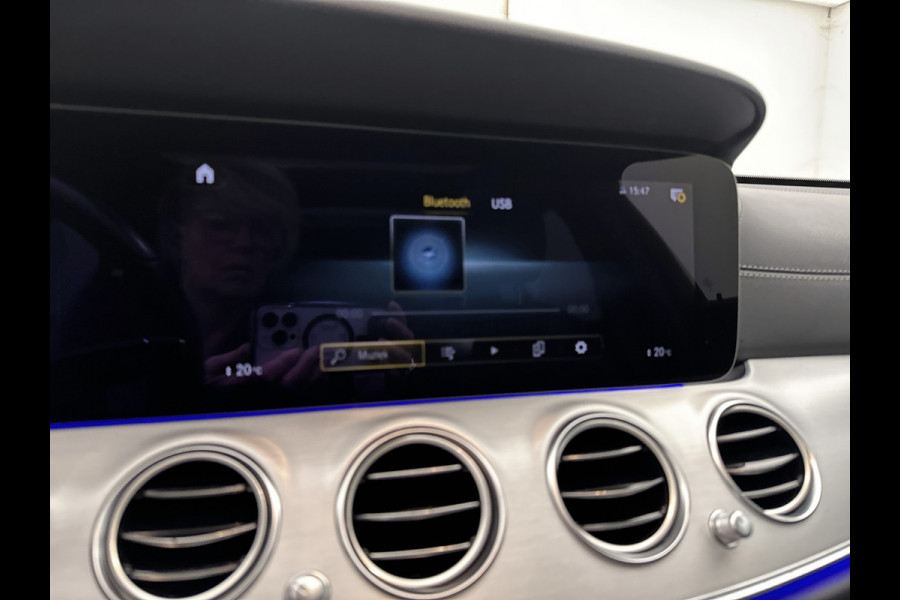 Mercedes-Benz E-Klasse Estate 300 e AMG Line | Panoramadak | Multispaaks lichtmetalen velgen | MBUX wide screen | Navigatie | Parking support | Inclusief 24 maanden MB Certified garantie voor Europa.