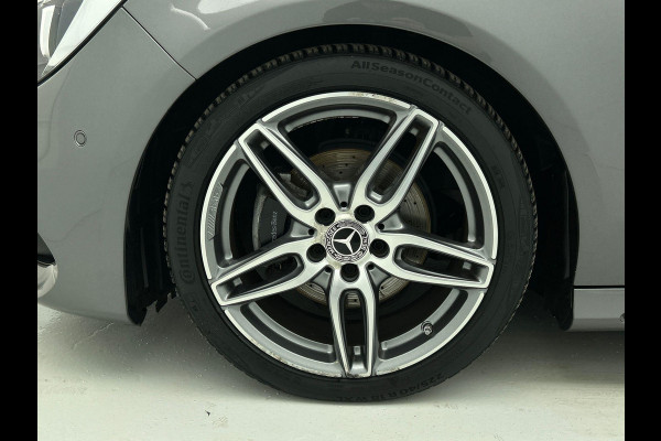 Mercedes-Benz CLA-Klasse 180 AMG Night Automaat (NAVIGATIE, STOELVERWARMING, LED, STUURBEDIENING, AFNEEMBARE TREKHAAK)