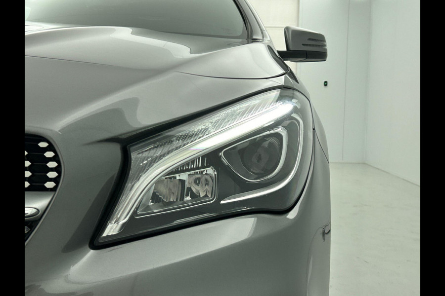 Mercedes-Benz CLA-Klasse 180 AMG Night Automaat (NAVIGATIE, STOELVERWARMING, LED, STUURBEDIENING, AFNEEMBARE TREKHAAK)