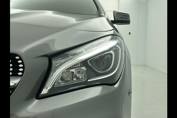 Mercedes-Benz CLA-Klasse 180 AMG Night Automaat (NAVIGATIE, STOELVERWARMING, LED, STUURBEDIENING, AFNEEMBARE TREKHAAK)