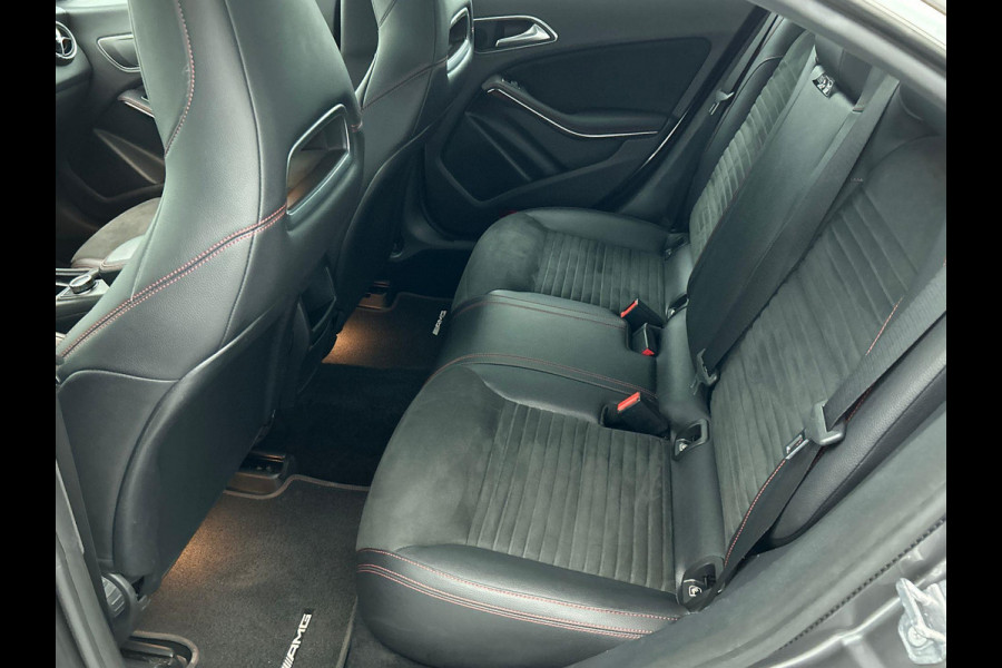 Mercedes-Benz CLA-Klasse 180 AMG Night Automaat (NAVIGATIE, STOELVERWARMING, LED, STUURBEDIENING, AFNEEMBARE TREKHAAK)