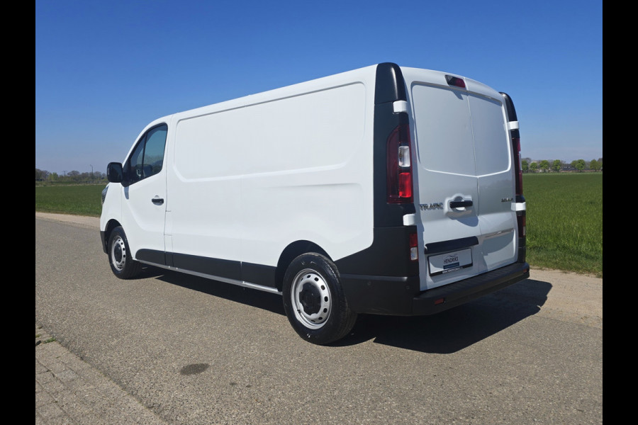 Renault Trafic 2.0 dCi T30 L2 H1 - Euro 6 - 130 Pk - Navi - ParkeerCamera - Airco