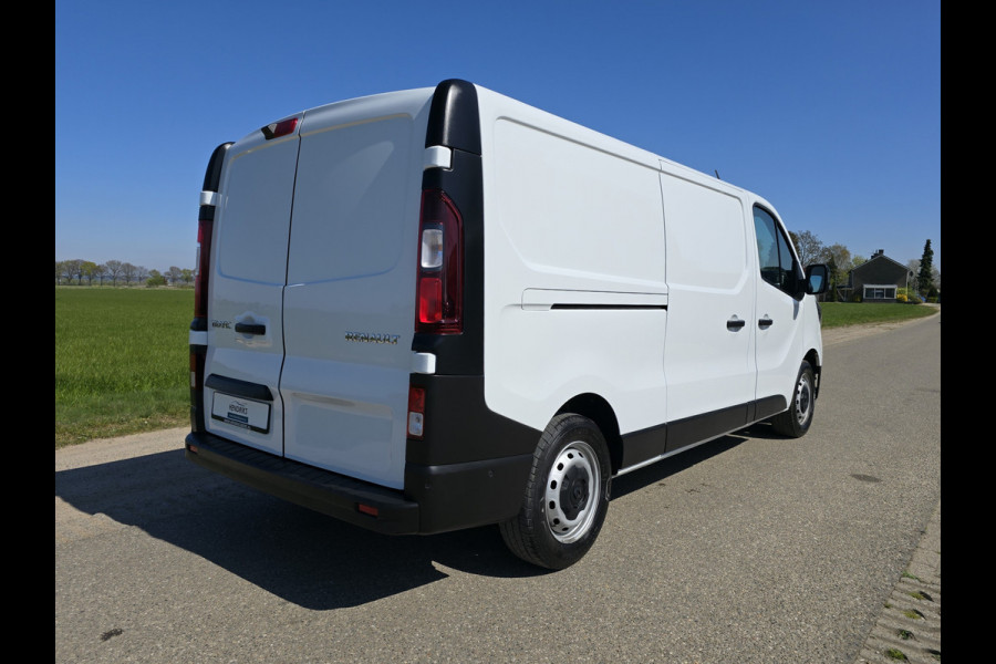 Renault Trafic 2.0 dCi T30 L2 H1 - Euro 6 - 130 Pk - Navi - ParkeerCamera - Airco