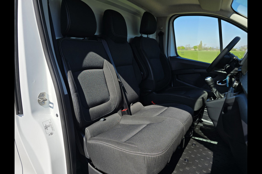 Renault Trafic 2.0 dCi T30 L2 H1 - Euro 6 - 130 Pk - Navi - ParkeerCamera - Airco
