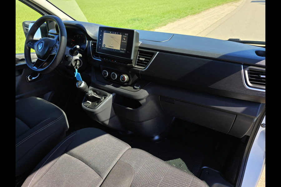 Renault Trafic 2.0 dCi T30 L2 H1 - Euro 6 - 130 Pk - Navi - ParkeerCamera - Airco