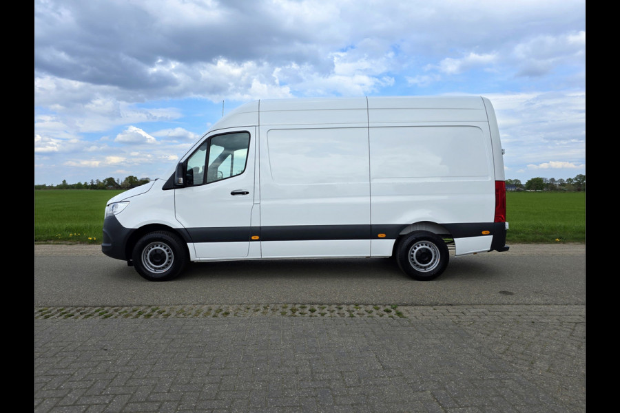 Mercedes-Benz Sprinter 317 1.9 CDI L2 H2 RWD - 170 Pk - Automaat - MBUX - Navi - ParkeerCamera - Stoelverwarming