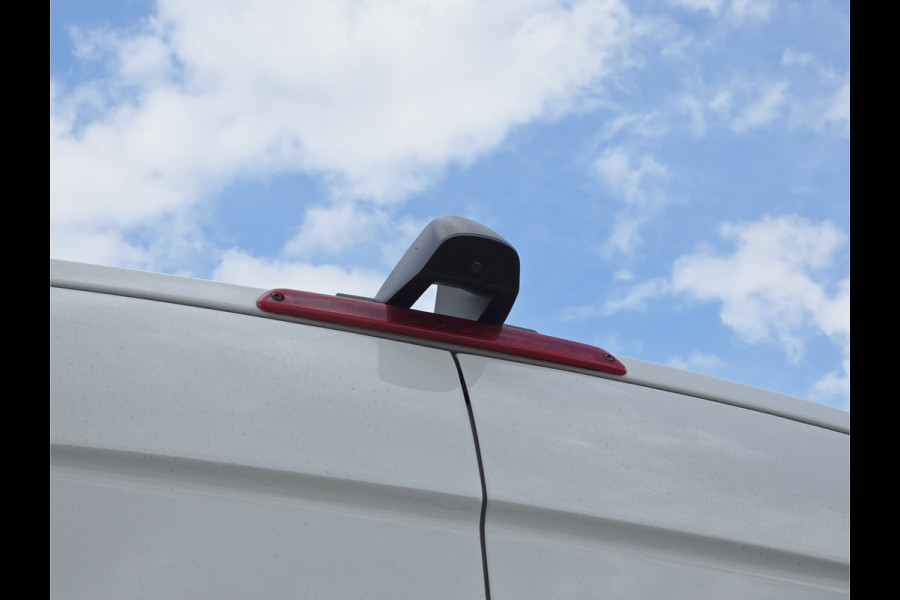 Mercedes-Benz Sprinter 317 1.9 CDI L2 H2 RWD - 170 Pk - Automaat - MBUX - Navi - ParkeerCamera - Stoelverwarming