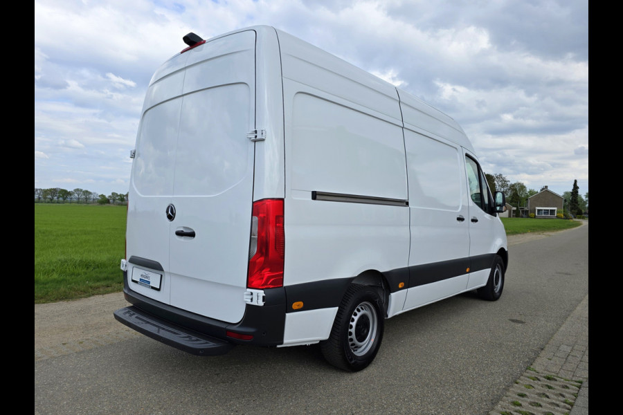 Mercedes-Benz Sprinter 317 1.9 CDI L2 H2 RWD - 170 Pk - Automaat - MBUX - Navi - ParkeerCamera - Stoelverwarming