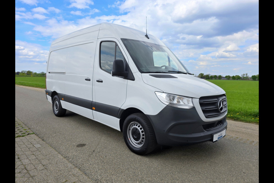 Mercedes-Benz Sprinter 317 1.9 CDI L2 H2 RWD - 170 Pk - Automaat - MBUX - Navi - ParkeerCamera - Stoelverwarming