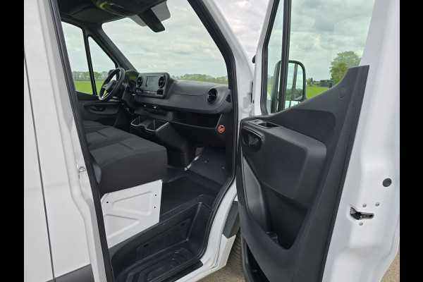 Mercedes-Benz Sprinter 317 1.9 CDI L2 H2 RWD - 170 Pk - Automaat - MBUX - Navi - ParkeerCamera - Stoelverwarming