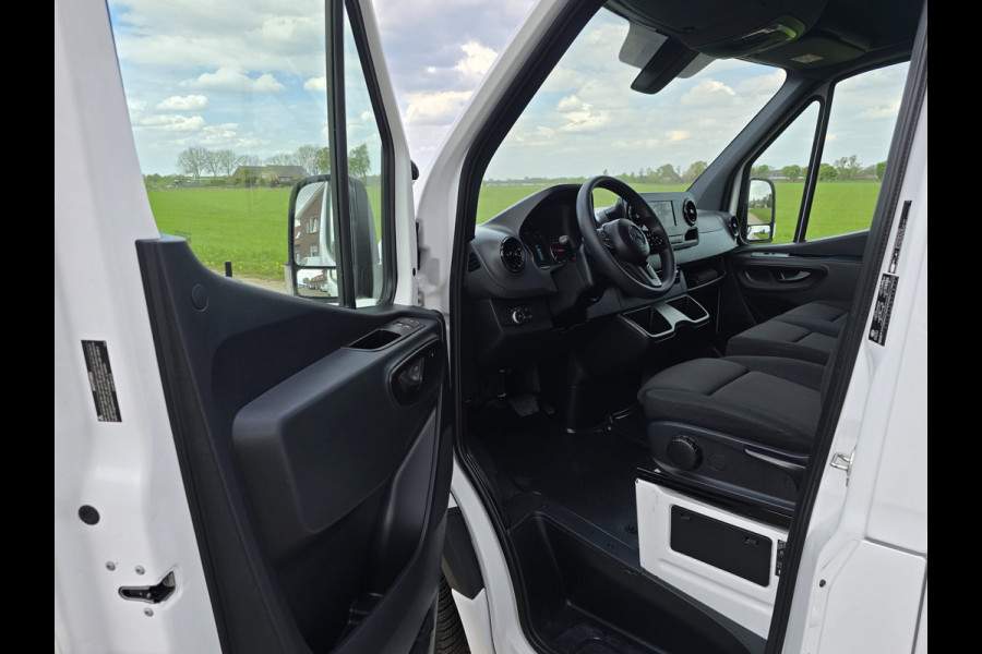 Mercedes-Benz Sprinter 317 1.9 CDI L2 H2 RWD - 170 Pk - Automaat - MBUX - Navi - ParkeerCamera - Stoelverwarming