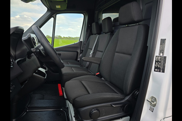 Mercedes-Benz Sprinter 317 1.9 CDI L2 H2 RWD - 170 Pk - Automaat - MBUX - Navi - ParkeerCamera - Stoelverwarming
