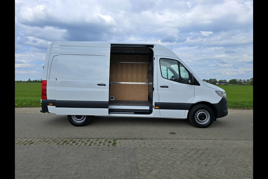 Mercedes-Benz Sprinter 317 1.9 CDI L2 H2 RWD - 170 Pk - Automaat - MBUX - Navi - ParkeerCamera - Stoelverwarming