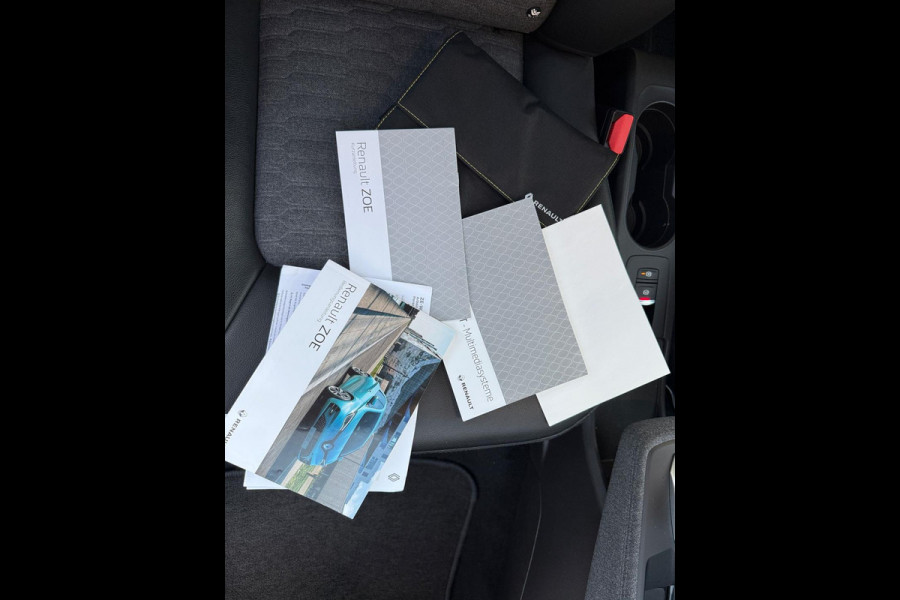 Renault ZOE R110 Life 52 kWh Camera / Led / Navigatie