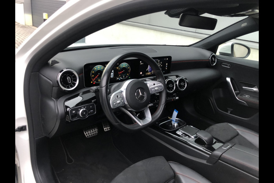 Mercedes-Benz A-Klasse 200 Bns Sol. AMG m2020 Pano/Widescreen/Navi/Pdc/CrControl
