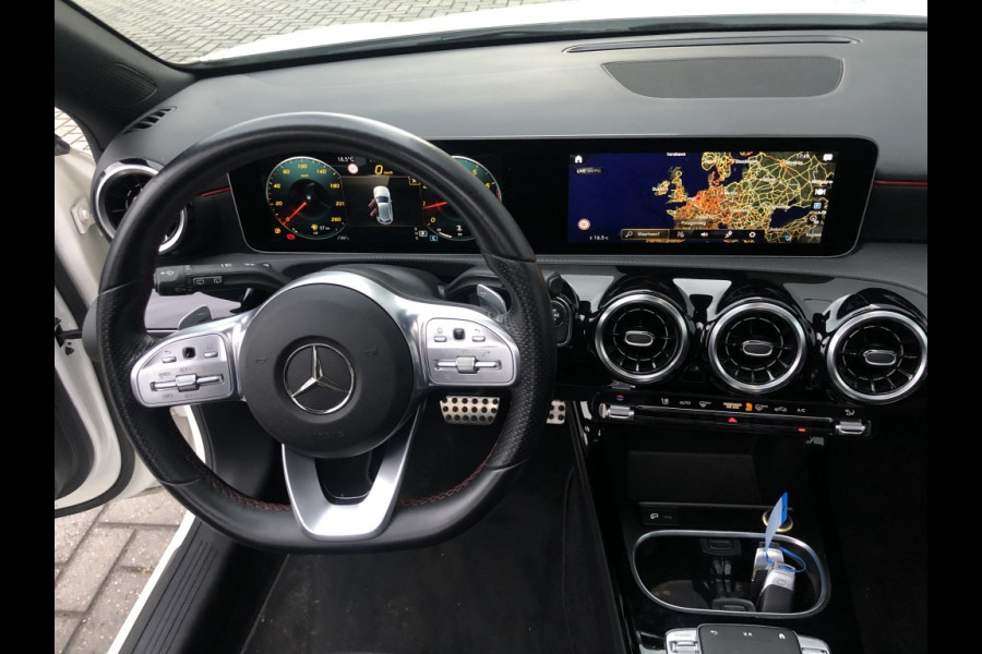 Mercedes-Benz A-Klasse 200 Bns Sol. AMG m2020 Pano/Widescreen/Navi/Pdc/CrControl