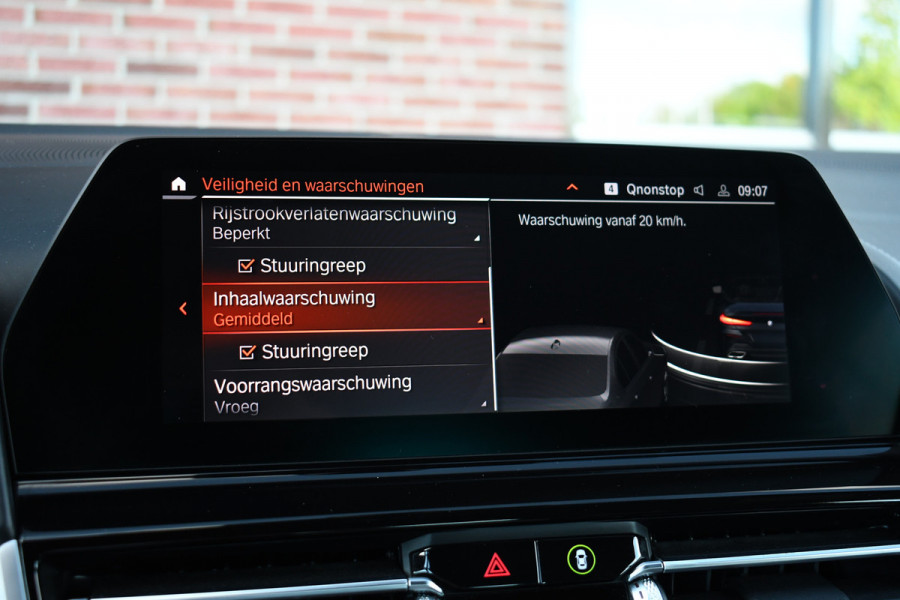 BMW 8 Serie M850i xDrive B&W Stoelvent Soft-Close ACC 360 HUD 4WS