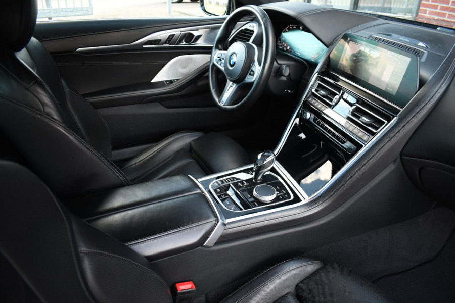 BMW 8 Serie M850i xDrive B&W Stoelvent Soft-Close ACC 360 HUD 4WS